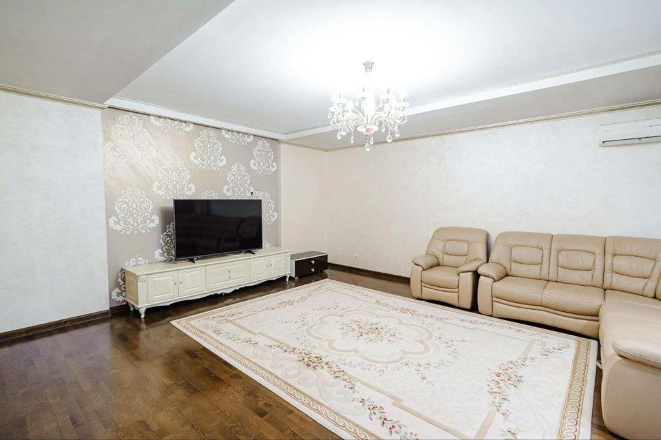 Cathedral Park And Pedestrian Zone Ultracentral Cozy Apartment In Кишинёв Экстерьер фото